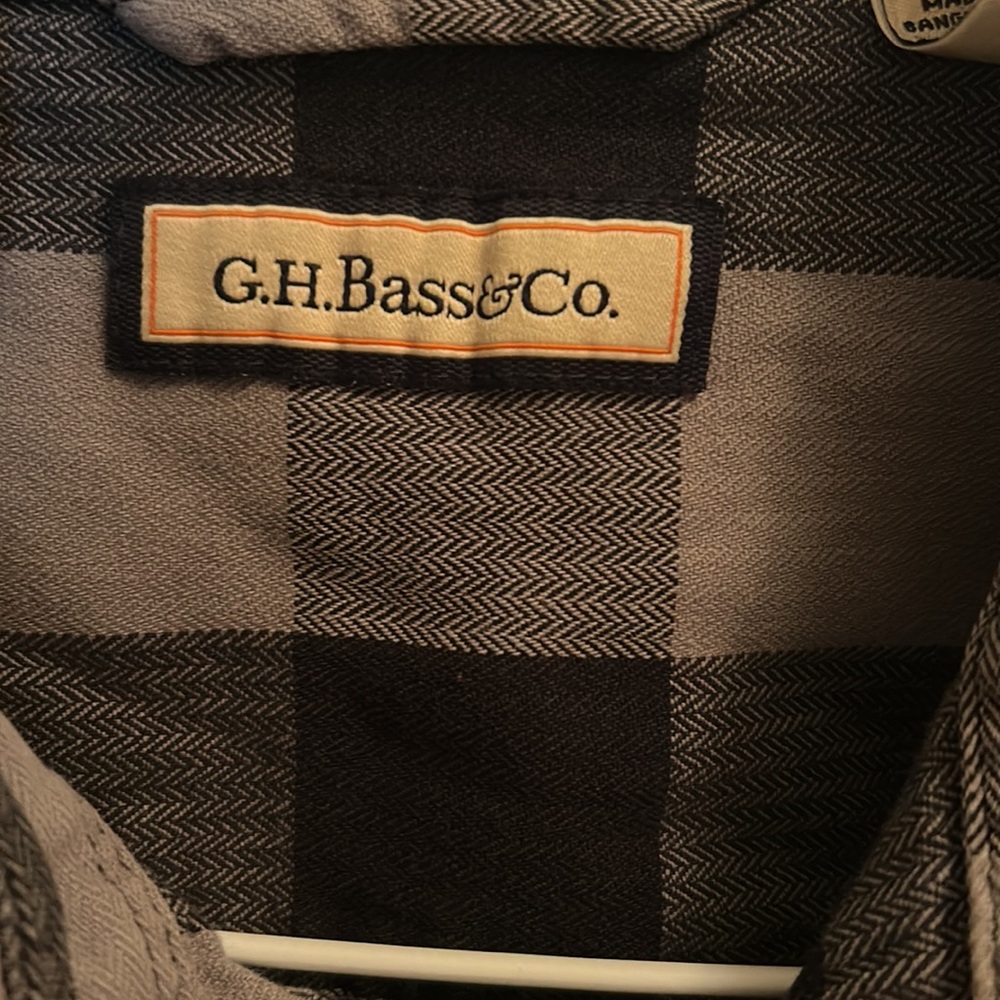 Men’s Plaid Shirt: G. H. Bass & CO - Picture 3 of 5